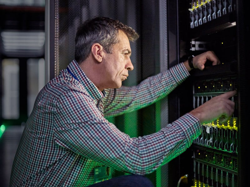 Power management systems for data centers: Enhancing control and efficiency Image